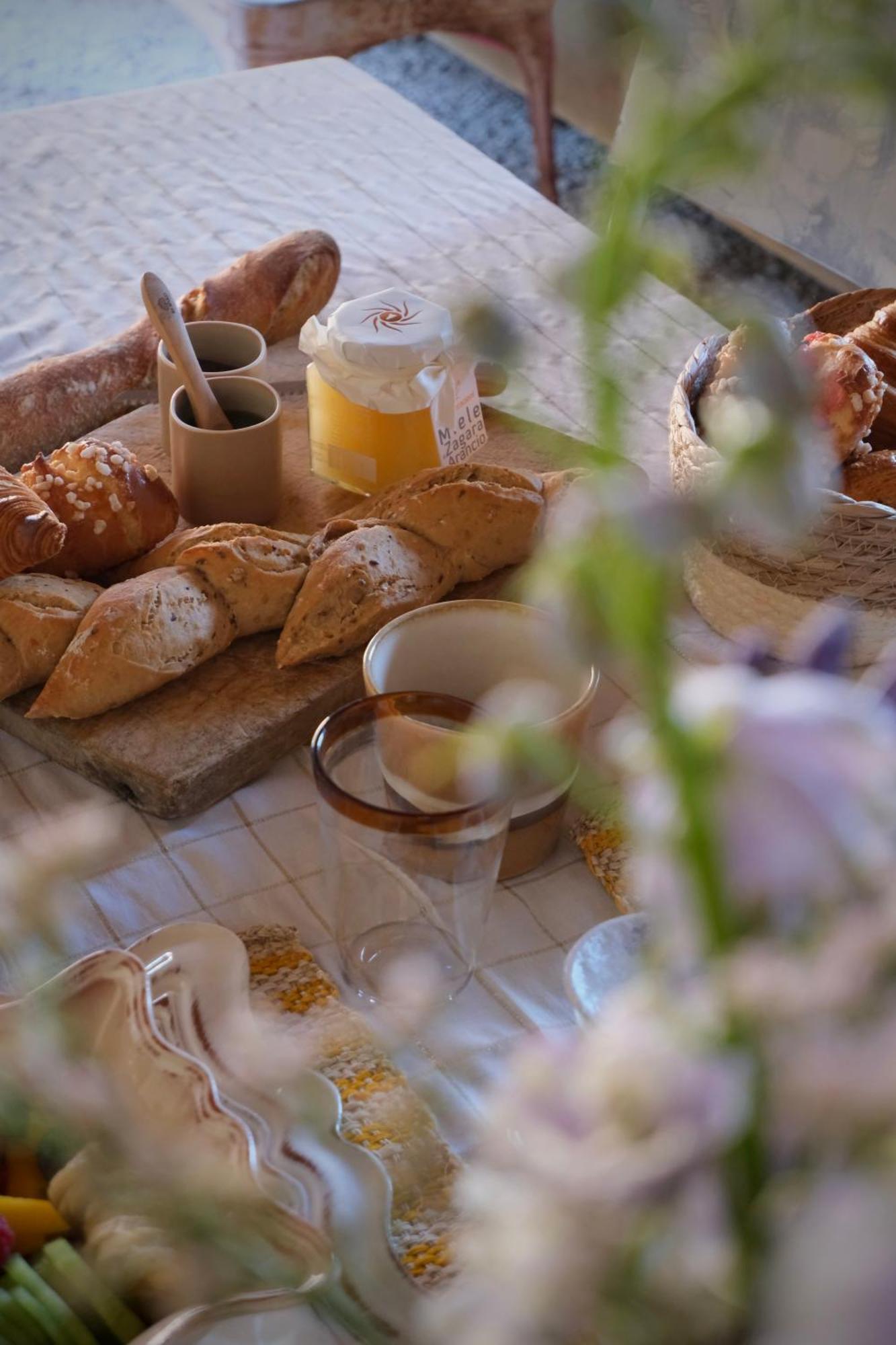La Petite Parenthese Bed & Breakfast Chaveyriat Exterior foto